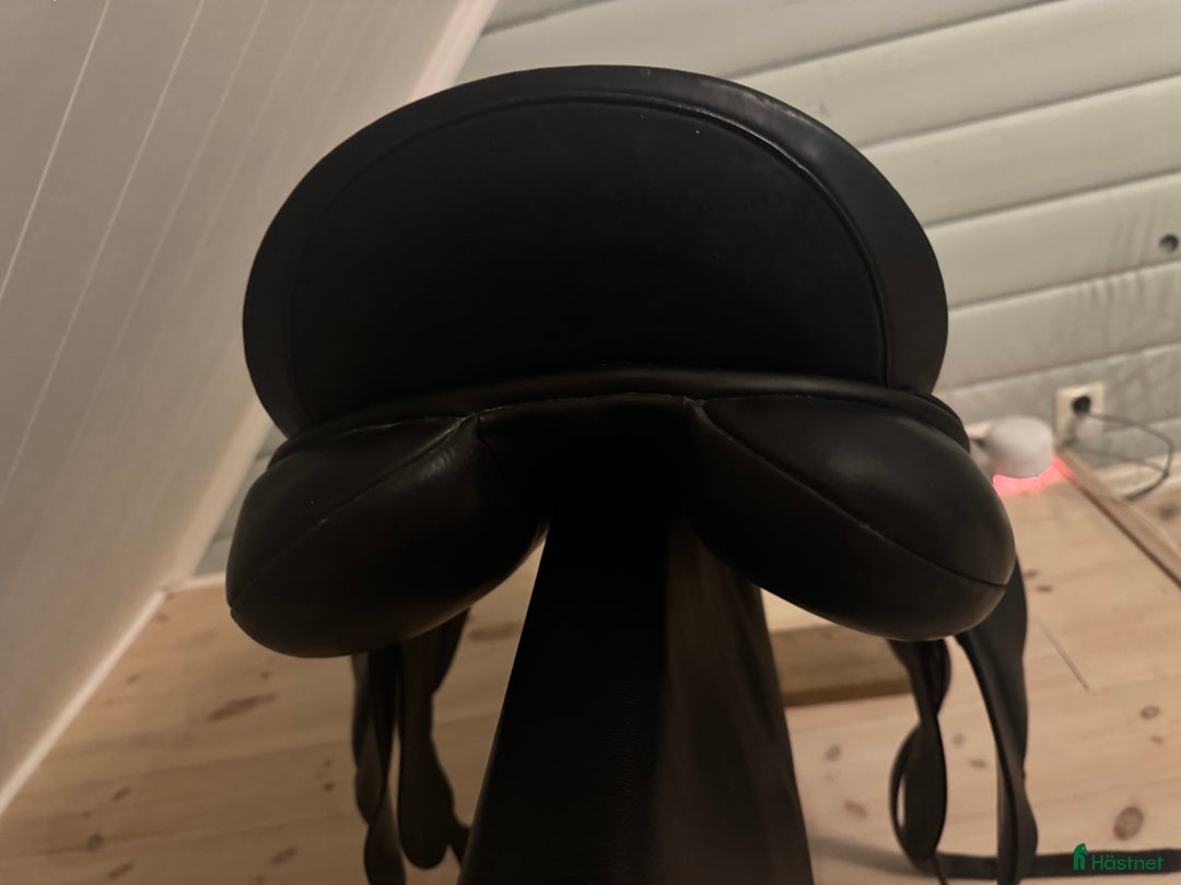 Sadlar hästutrustning till salu: Jeffries dressyrsadel i Nesoddtangen - Annons 4