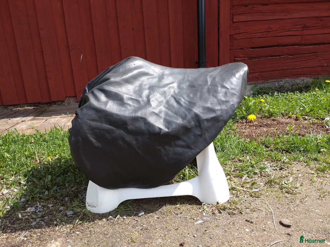 Sadlar hästutrustning till salu: Lippo Fazzino 17" - Annons 9