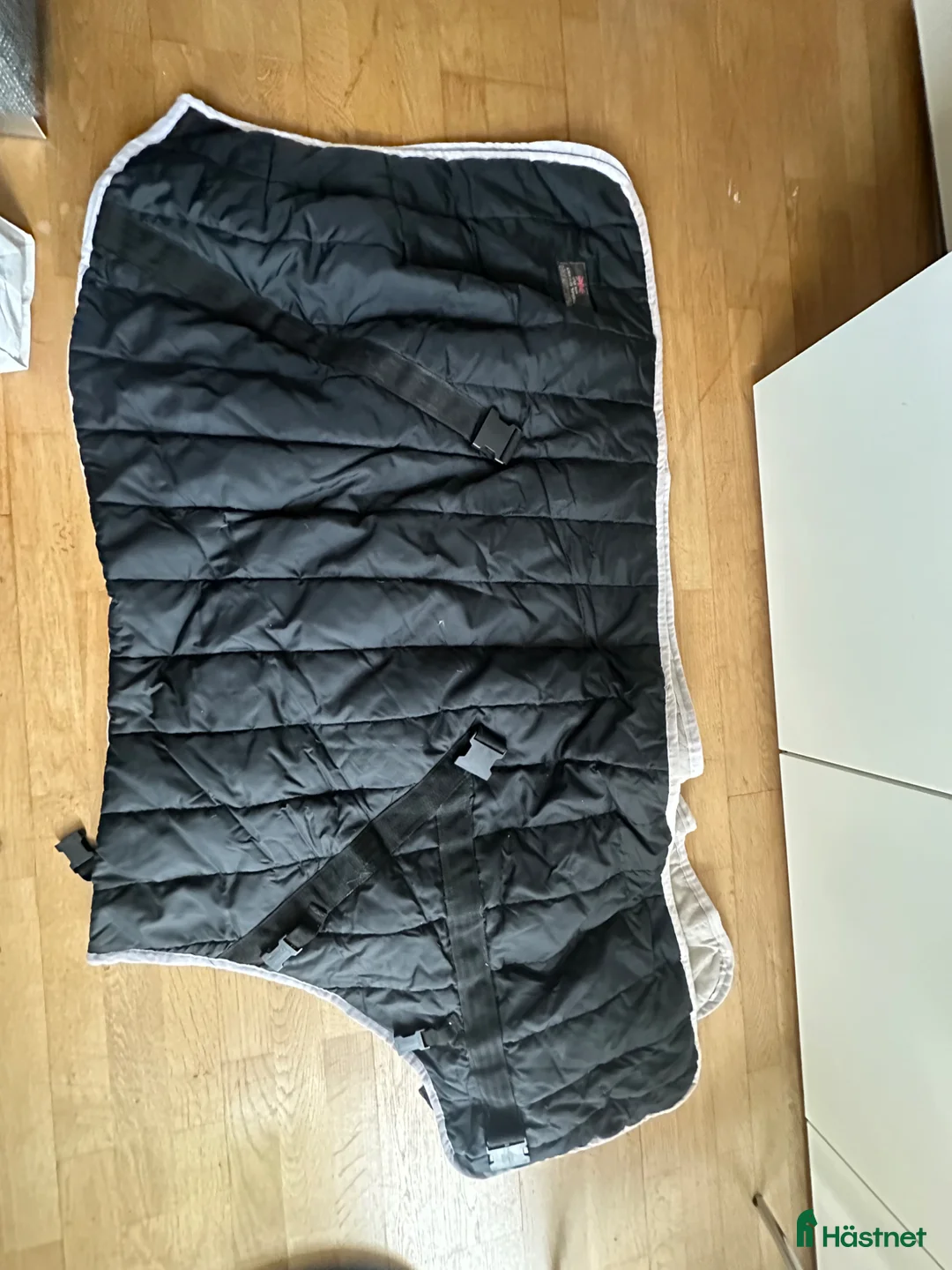 Täcken hästutrustning till salu: Stalltäcke  - Annons 2