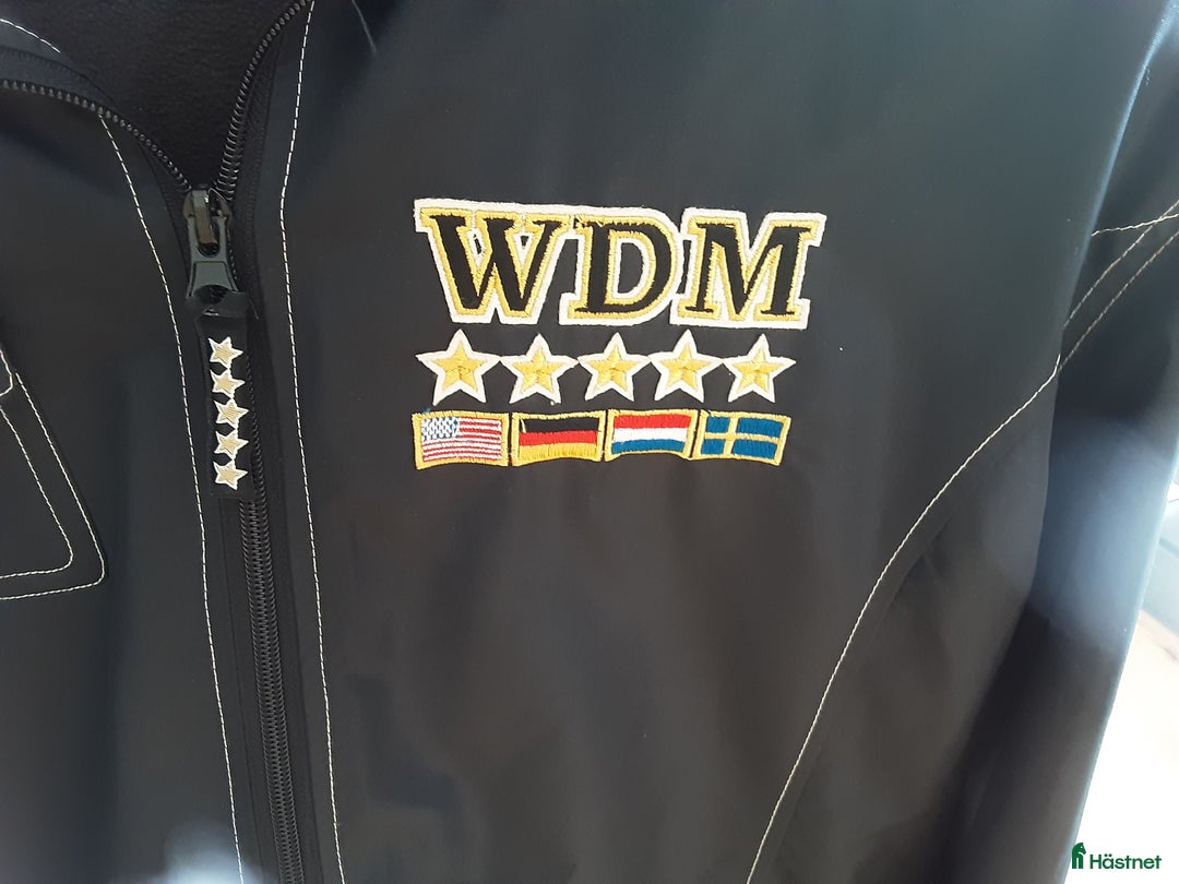 Jackor & Kavajer ryttarutrustning till salu: Ny jacka i Ekeby - Annons 5