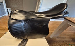 Sadlar hästutrustning till salu: KenTaur dressyr Penelopa 16,5 Tum i Tungelsta - Bild 1