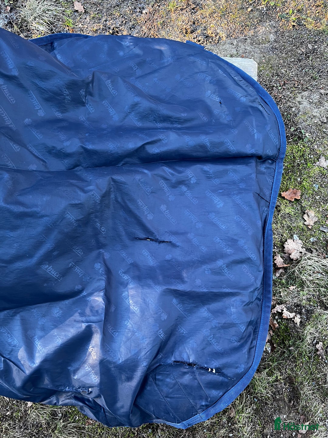 Täcken hästutrustning till salu: Bucas vintertäcke i Kvicksund - Annons 12