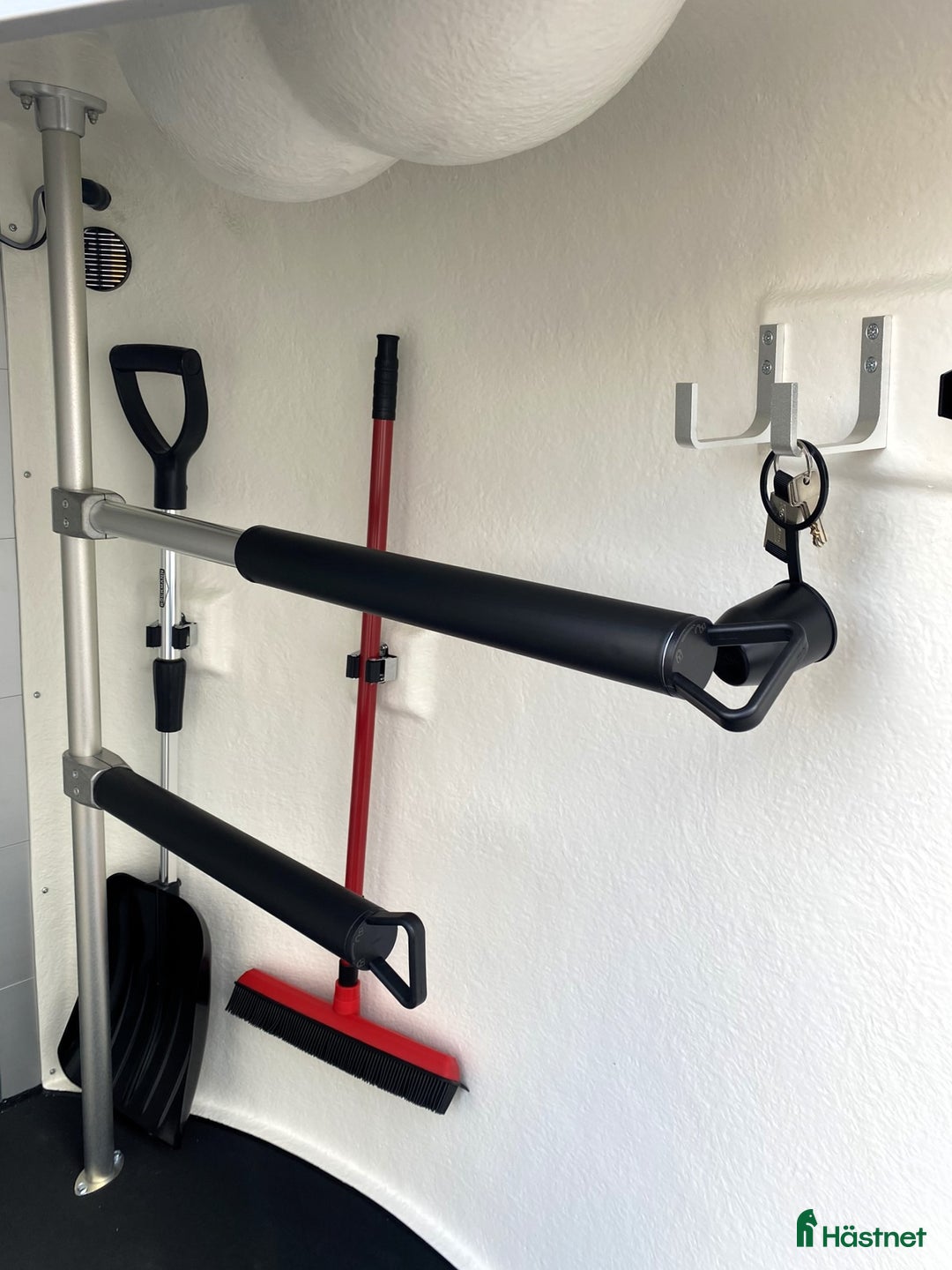 Hästtransporter  fordon & transport till salu: Tvåhästars Böckmann med sadelkammare i Kvicksund - Annons 12