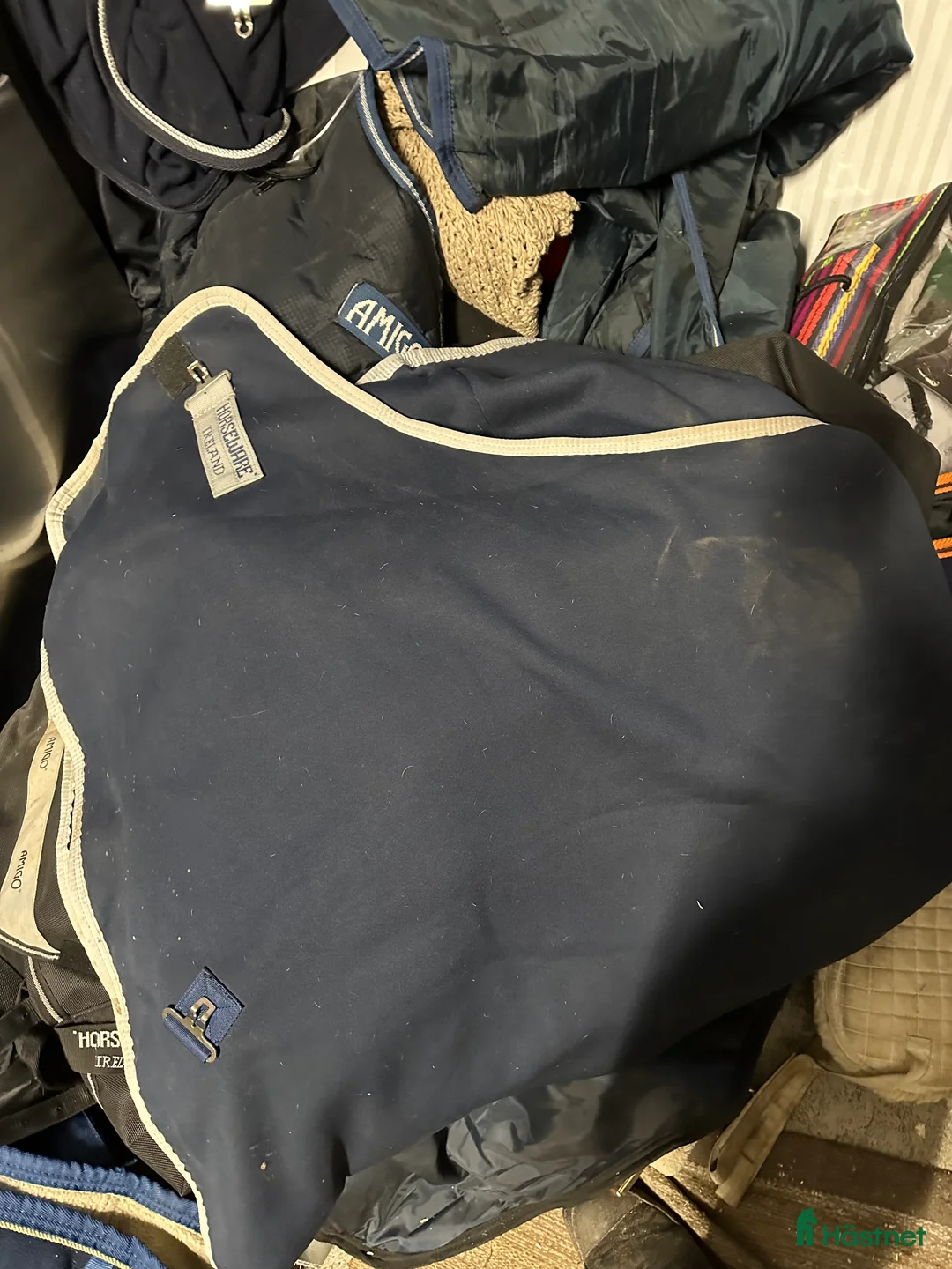 Täcken hästutrustning till salu: Olika täcken  i Norrtälje - Annons 3
