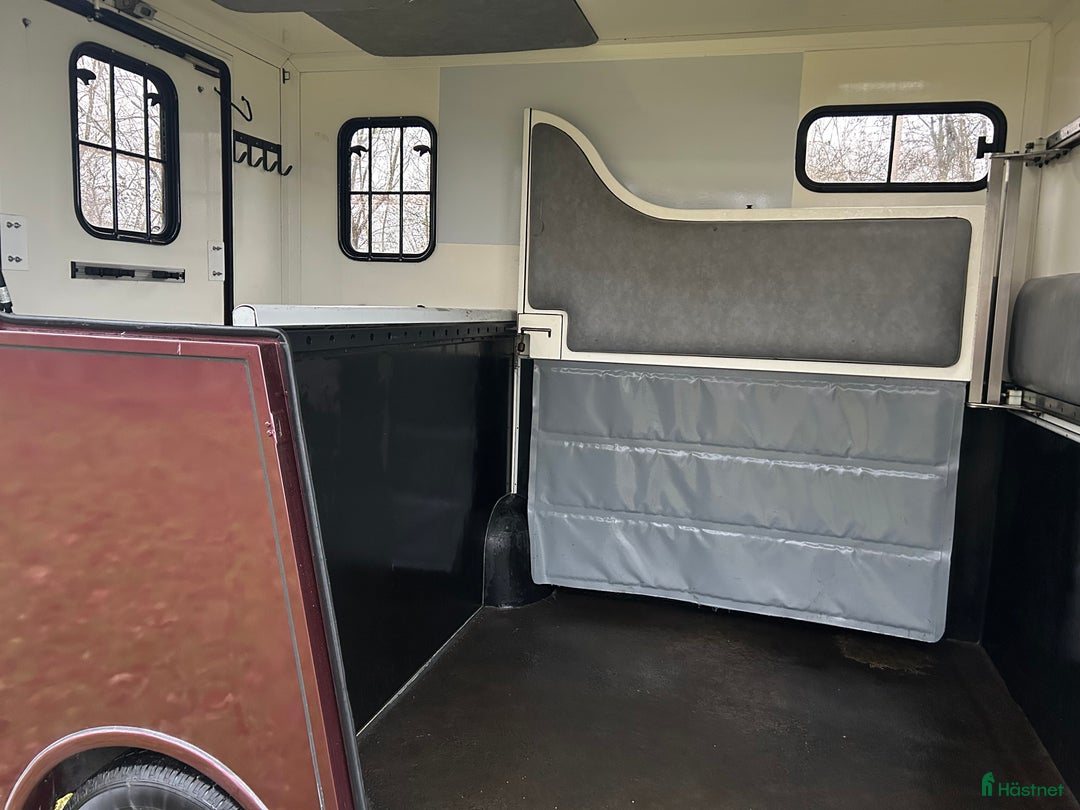 Hästlastbilar  fordon & transport till salu: Paragan 5 sits rejäl och robust  i Teckomatorp - Annons 4