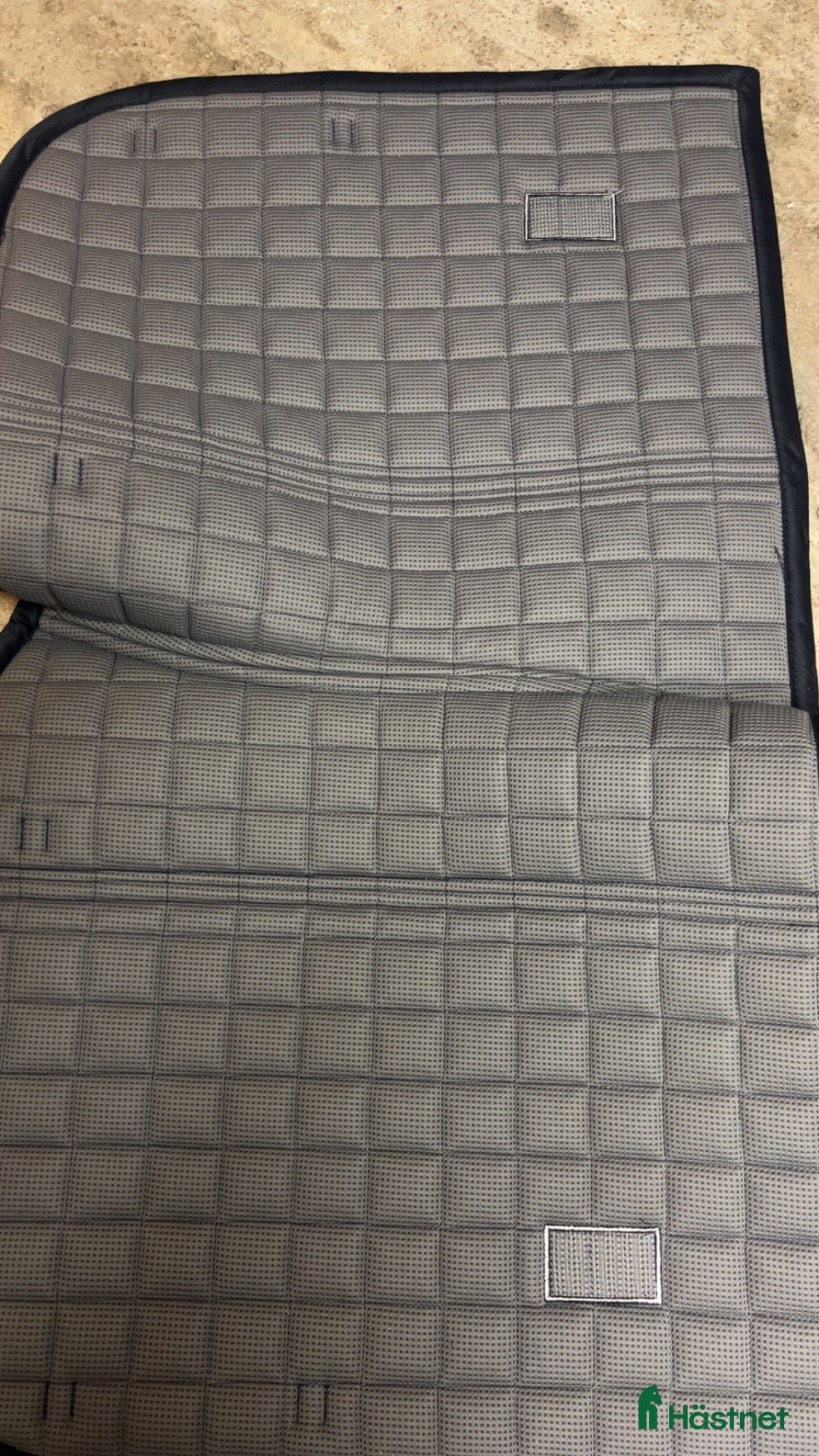 Schabrak & Vojlockar hästutrustning till salu: Equestrian Stockholm dressyrschabrak  i Härryda - Annons 3