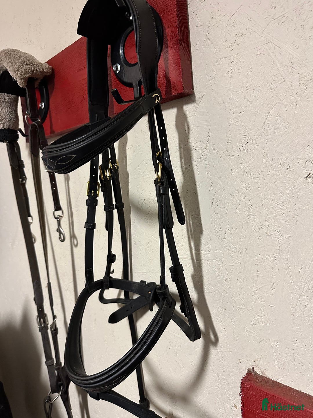 Träns hästutrustning till salu: Svart kvalitetsträns  i Skara - Annons 2