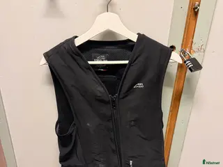 Säkerhetsvästar ryttarutrustning till salu: Uppblåsbar säkerhetsväst equline i Motala - Annons 3