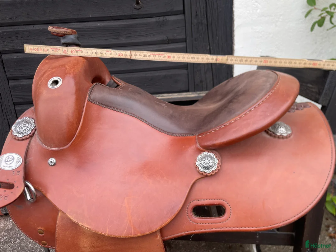 Sadlar hästutrustning till salu: Justerbar westernsadel i Torsås - Annons 2