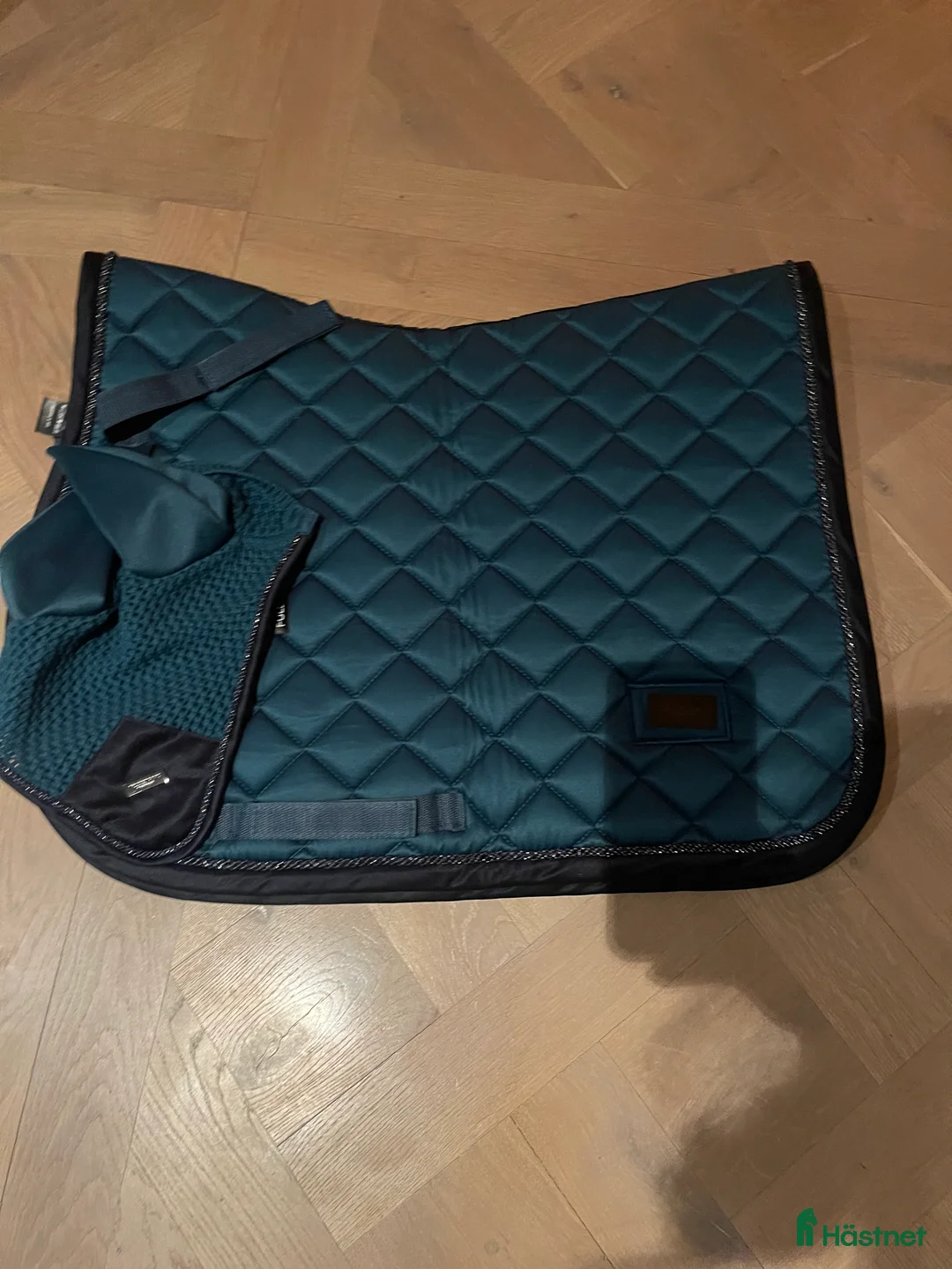 Sadeltillbehör hästutrustning till salu: Equestrian Schabrak + huva full  i Norrtälje - Annons 2