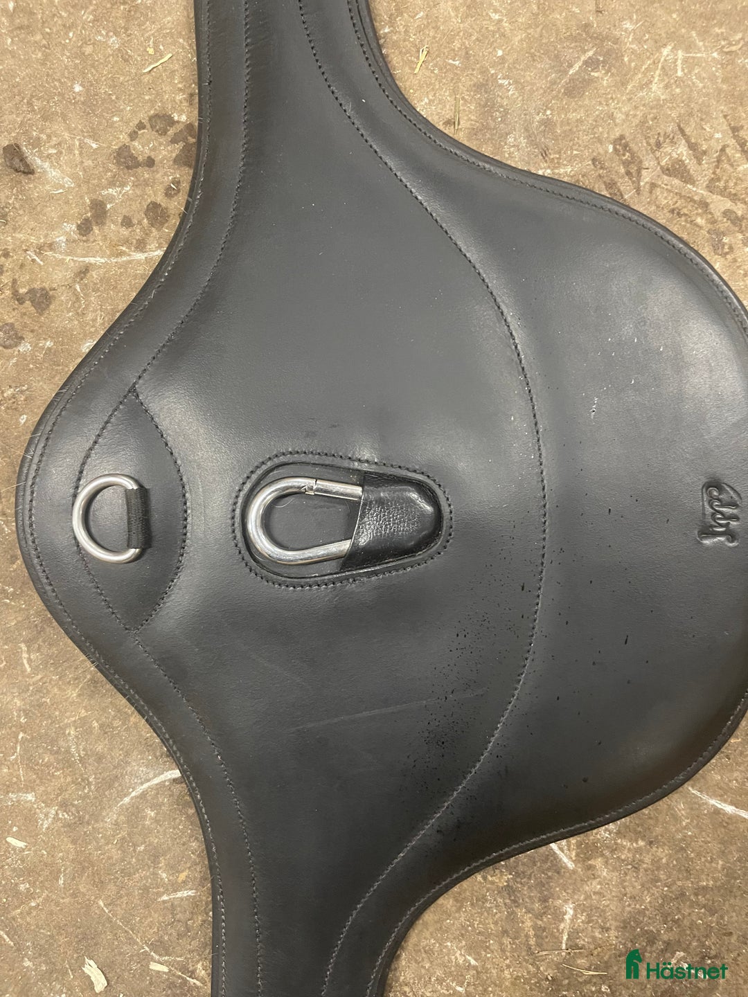 Sadeltillbehör hästutrustning till salu: Magplatta i Sommen - Annons 1