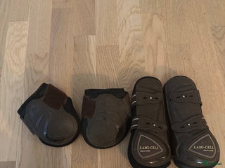 Benskydd hästutrustning till salu: Lami-cell benskydd, bak och fram i Jönköping - Annons 23