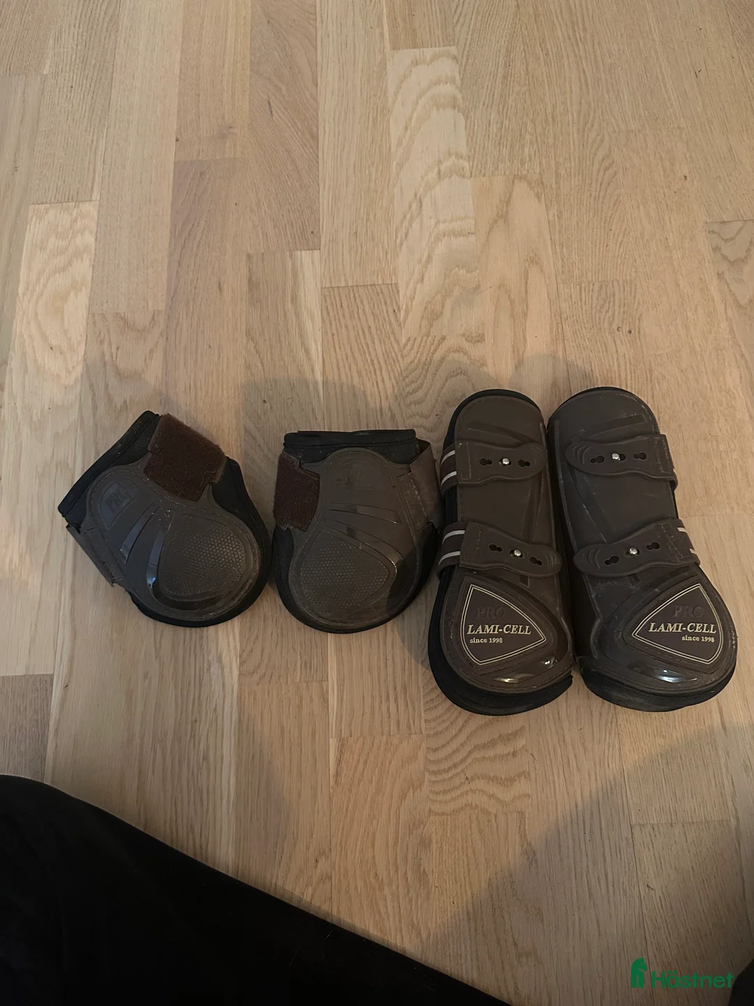 Benskydd hästutrustning till salu: Lami-cell benskydd, bak och fram  i Jönköping - Annons 1