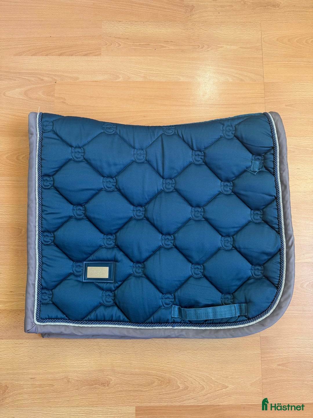 Schabrak & Vojlockar hästutrustning till salu: Equestrian Stockholm dressyrschabrak  i Södertälje - Annons 2