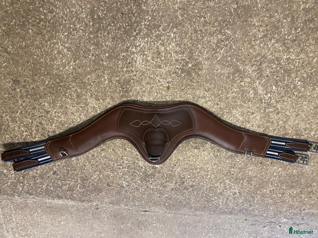 Övrig Hästutrustning hästutrustning till salu: Antarés anatomisk sadelgjord i Fårbo - Annons 3