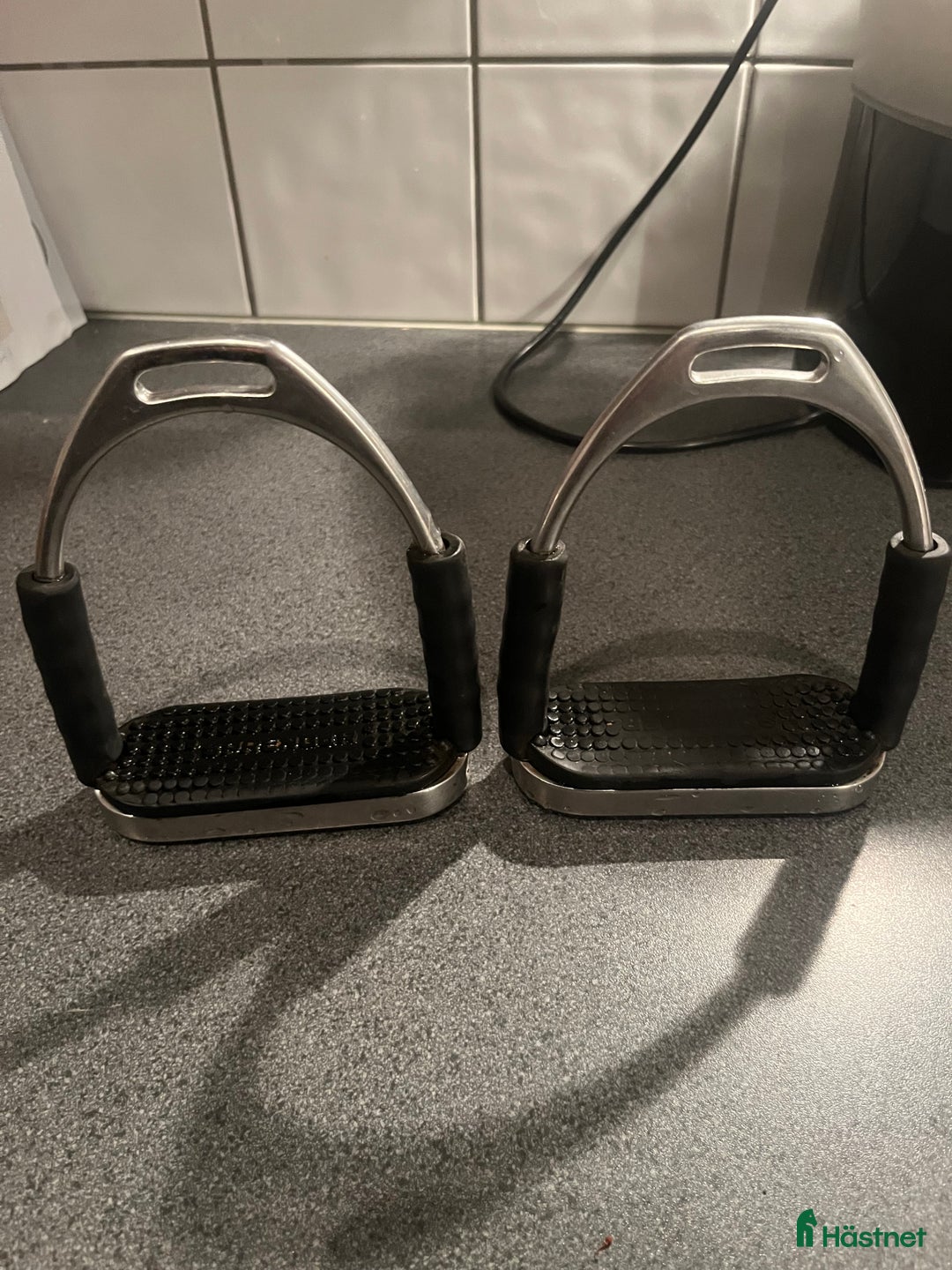 Stigbyglar hästutrustning till salu: Sprenger stigbyglar i Aneby - Annons 1