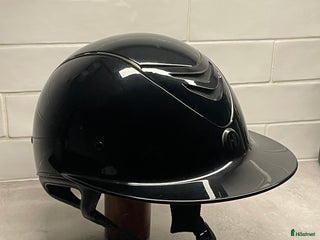 Hjälmar ryttarutrustning till salu: OneK advancé glossy 53-54 (51-56) i Ucklum - Annons 1