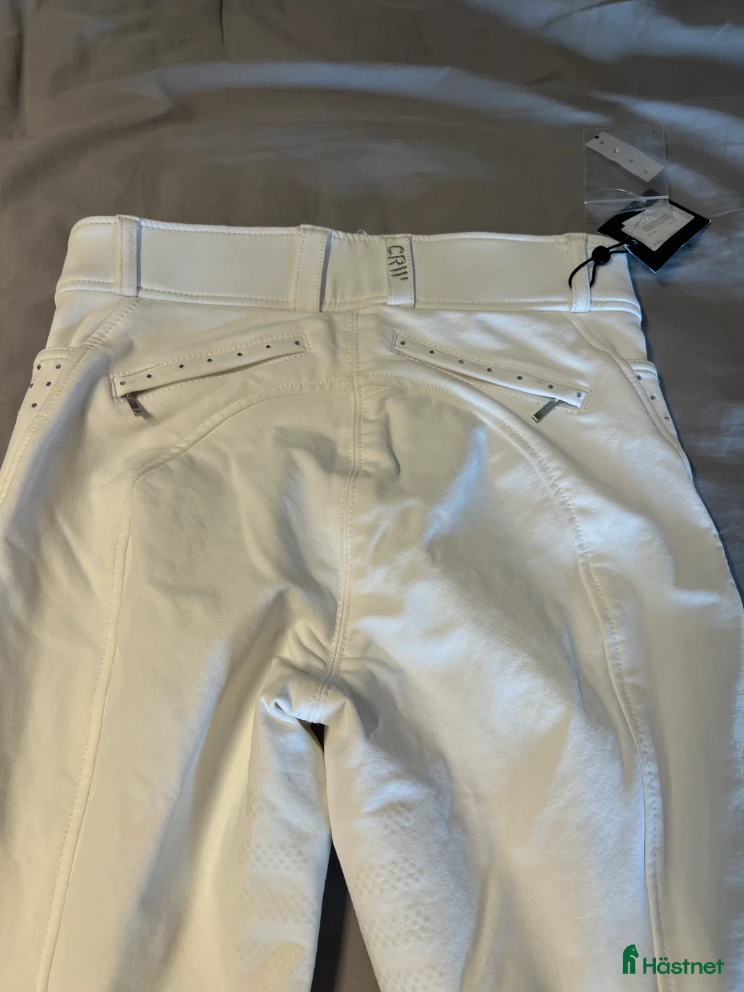 Ridbyxor ryttarutrustning till salu: Helt nya vita CRW byxor med lappen kvar🤍 i Kiruna - Annons 3