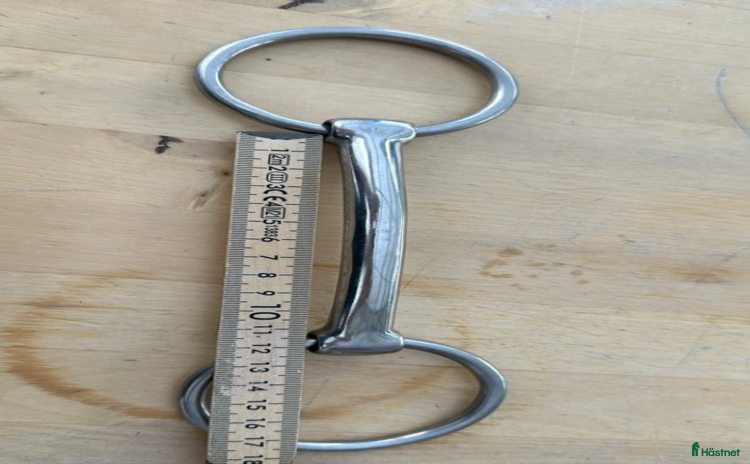 Bett hästutrustning till salu: Rakt bett 11 cm i Söderköping - Annons 2