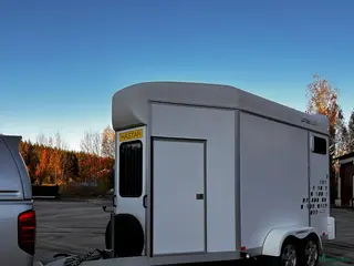 Hästtransporter fordon & transport till salu: Umesläp B50 - extra tillbehör i Enköping - Annons 7