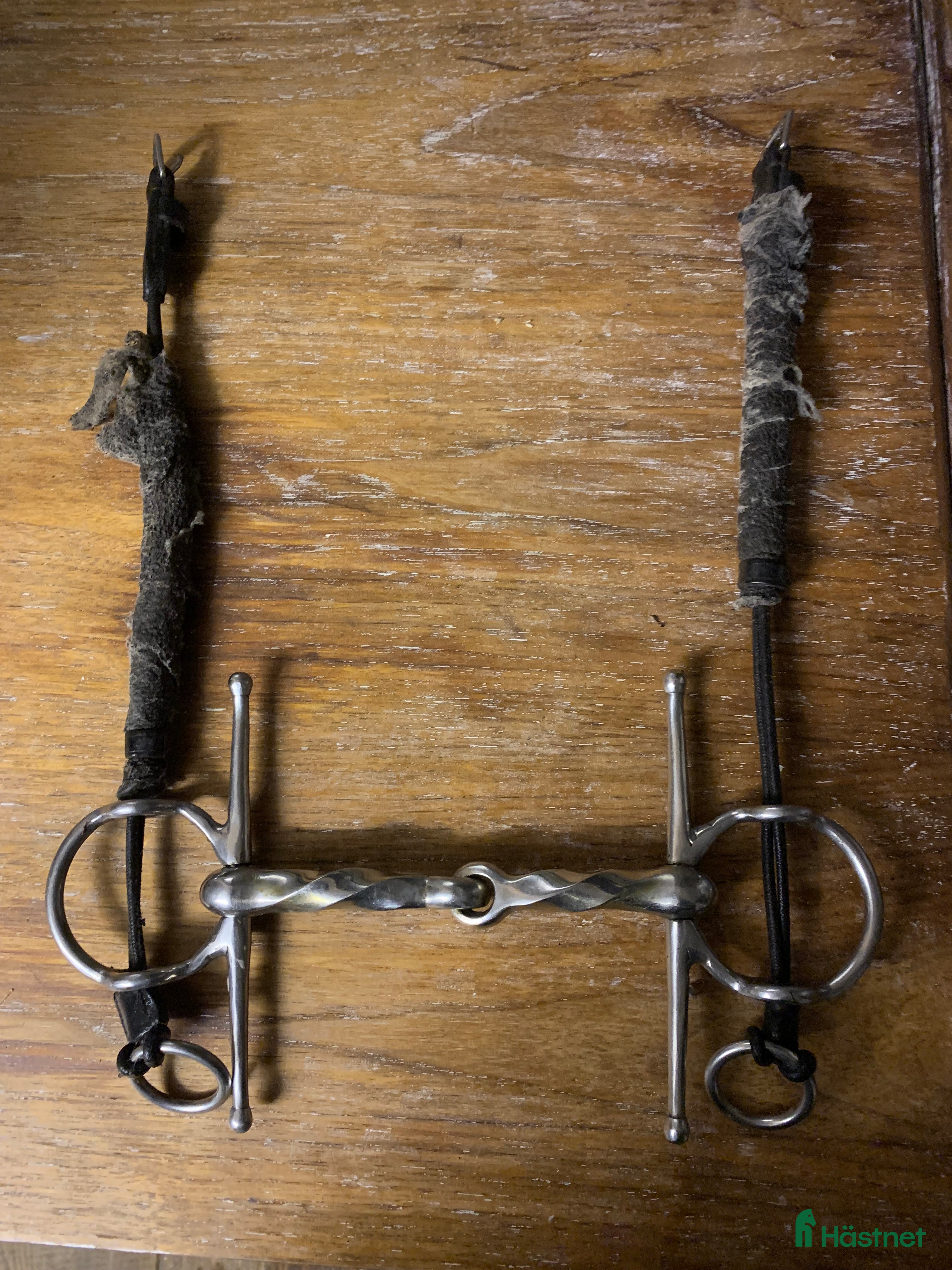 Bett hästutrustning till salu: Bombers fullcheek-bett tvinnad mundel 13,5cm i Hässleholm - Annons 13