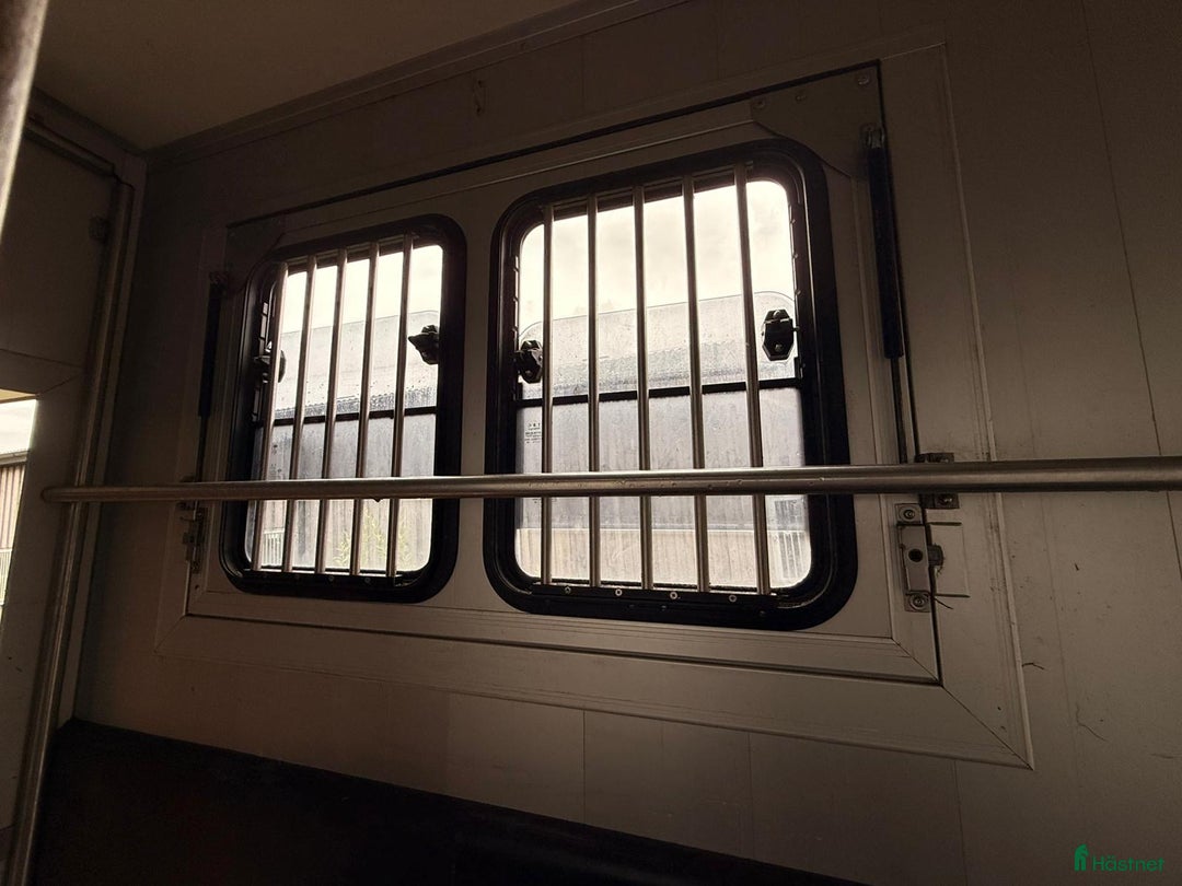 Hästlastbilar  fordon & transport till salu: PRISSÄNKT! JWR hästlastbil med bodel i Blentarp - Annons 9