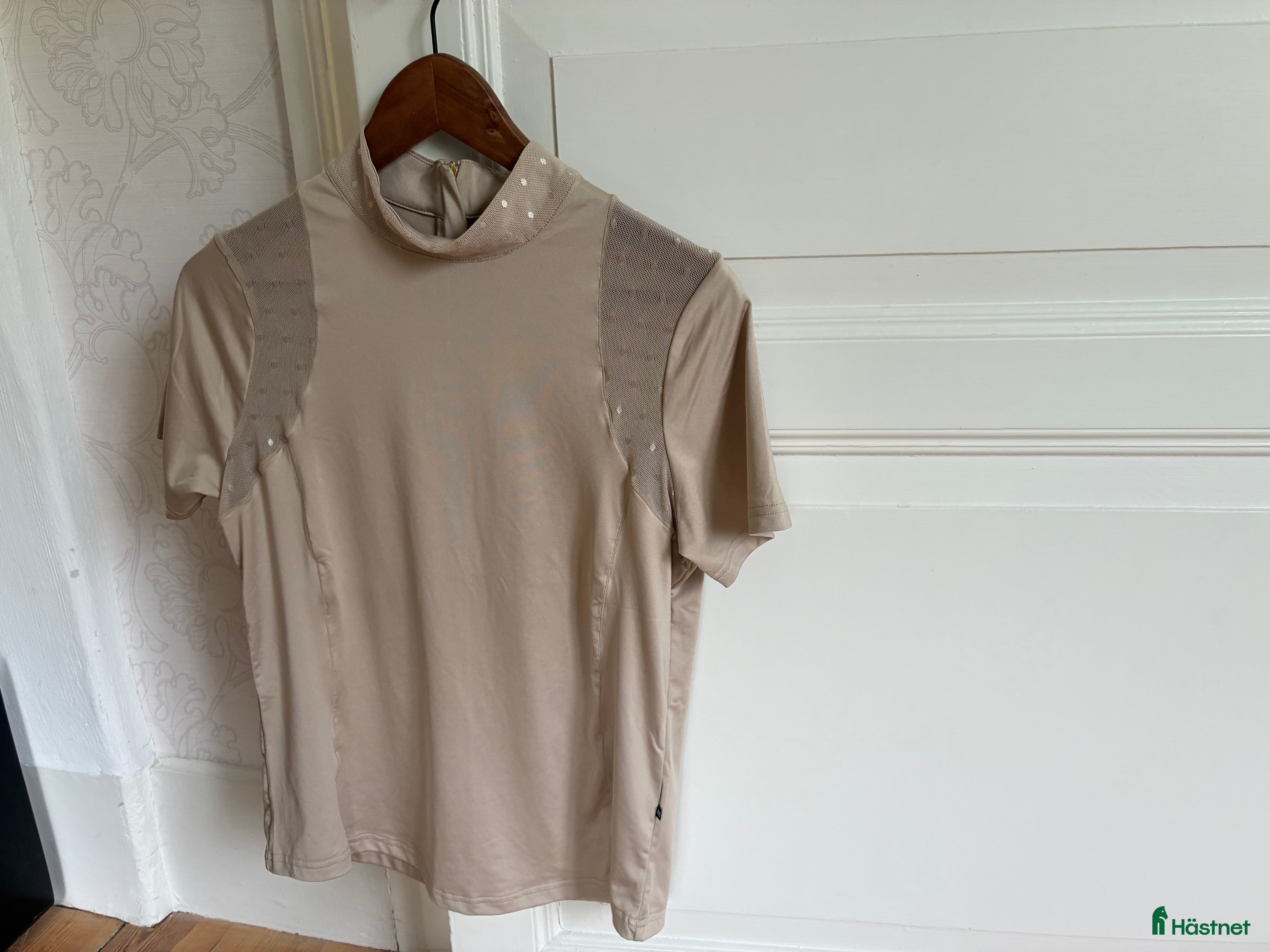 Övrigt Ridkläder ryttarutrustning till salu: Fiarfield top aldrig använd i Bjursås - Annons 12