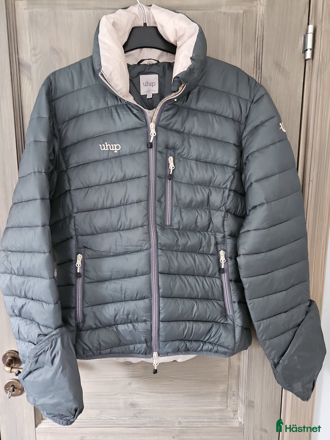 Jackor & Kavajer ryttarutrustning till salu: Uhip jacka med huva och kjol i Lur - Annons 1