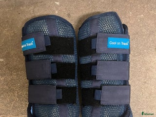 Benskydd hästutrustning till salu: Cool on track i Vallda - Annons 1