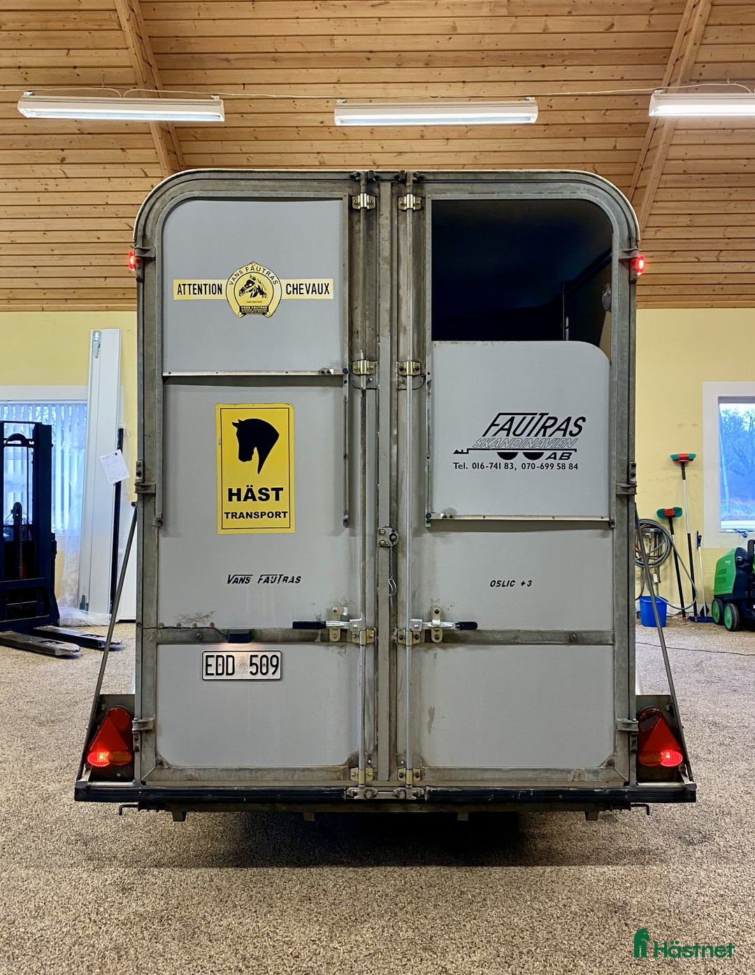 Hästtransporter  fordon & transport till salu: Diagonallastad 3-hästars Fautras i Kvicksund - Annons 4