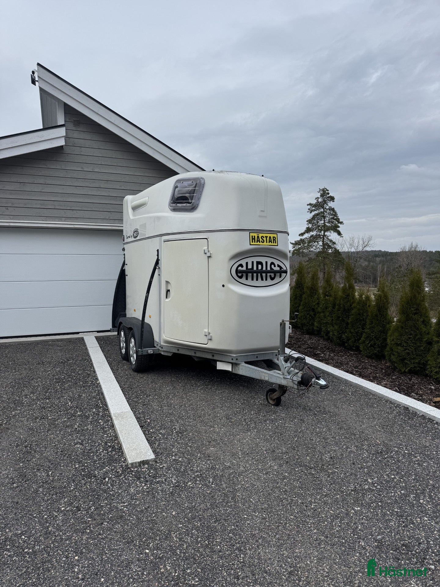 Hästtransporter  fordon & transport till salu: Christ Coral, Nybesiktad till 2028, alugolv  - Annons 1