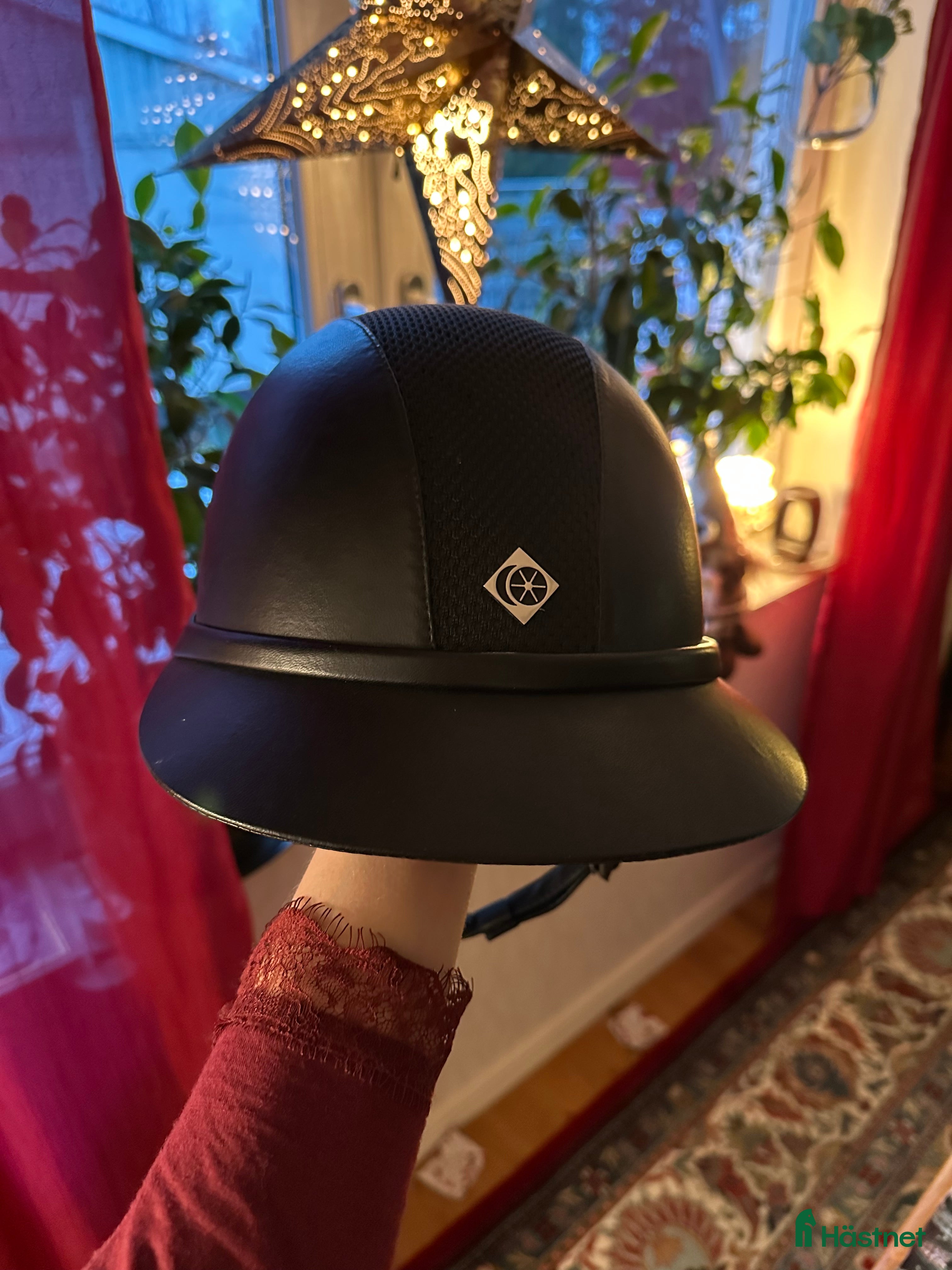 Hjälmar ryttarutrustning till salu: Ny Charles Owen VG1 SP8 Ridhjälm med solskärm i Karlstad - Annons 2