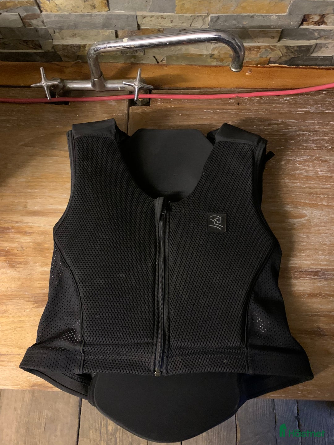 Säkerhetsvästar ryttarutrustning till salu: Säkerhetsväst Heimer Safe Light Vuxen storlek S  i Hanaskog - Annons 3