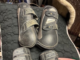 Benskydd hästutrustning till salu: Veredus skydd i Visby - Annons 4