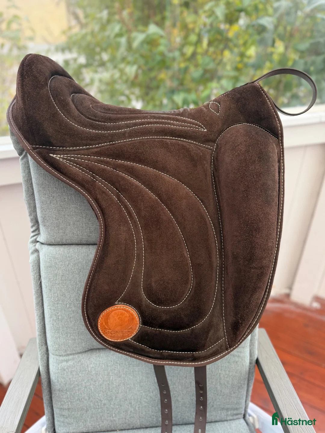 Sadlar hästutrustning till salu: Omega Innovation Dressage ridpad/barbackapad  - Annons 1