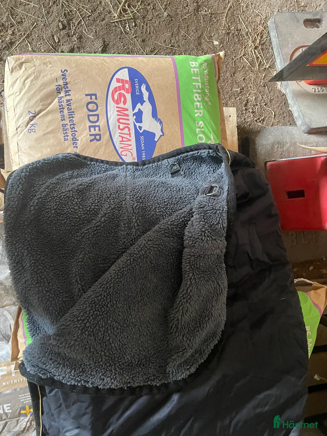 Täcken hästutrustning till salu: Teddy fleeceländtäcke  - Annons 2