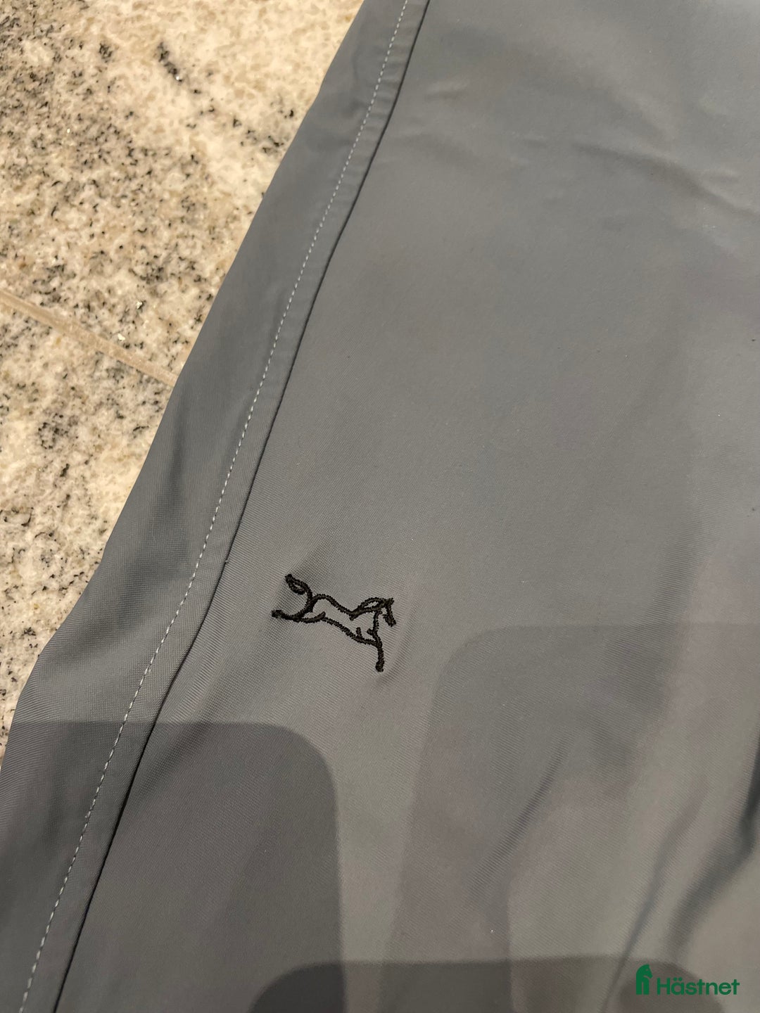 Ridbyxor ryttarutrustning till salu: Fager ridbyxor i Bankeryd - Annons 2