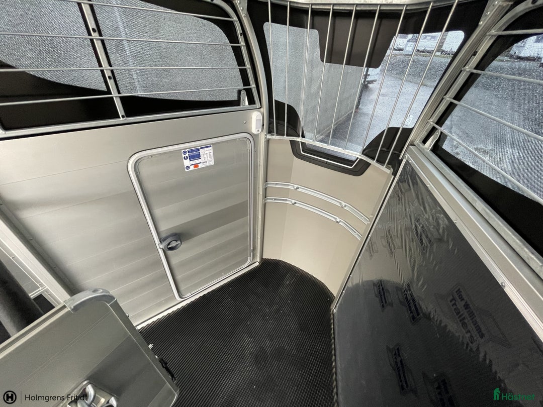 Hästtransporter  fordon & transport till salu: Släp för 2 stora hästar i Västervik - Annons 8