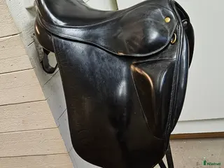 Sadlar hästutrustning till salu: Mycket fin Draupnir-sadel - Annons 4