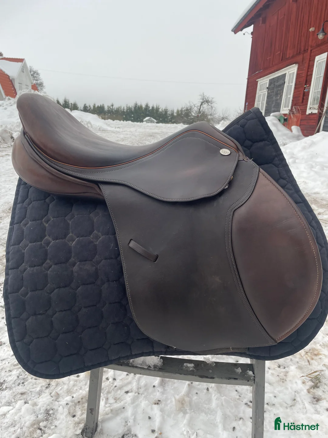 Sadlar hästutrustning till salu: Brun Lippo Marcello-17” i Västerås - Annons 2