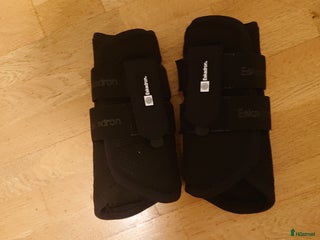 Benskydd hästutrustning till salu: Svarta Eskadron benskydd XL i Genarp - Annons 18
