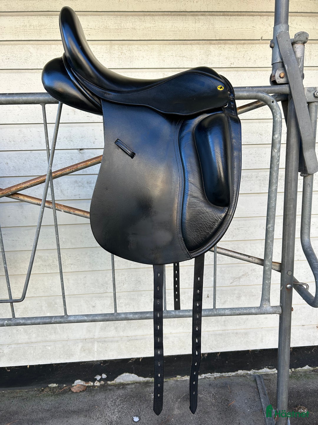 Sadlar hästutrustning till salu: Dressyrsadel Anatomica1 17” i Karlshamn - Annons 2