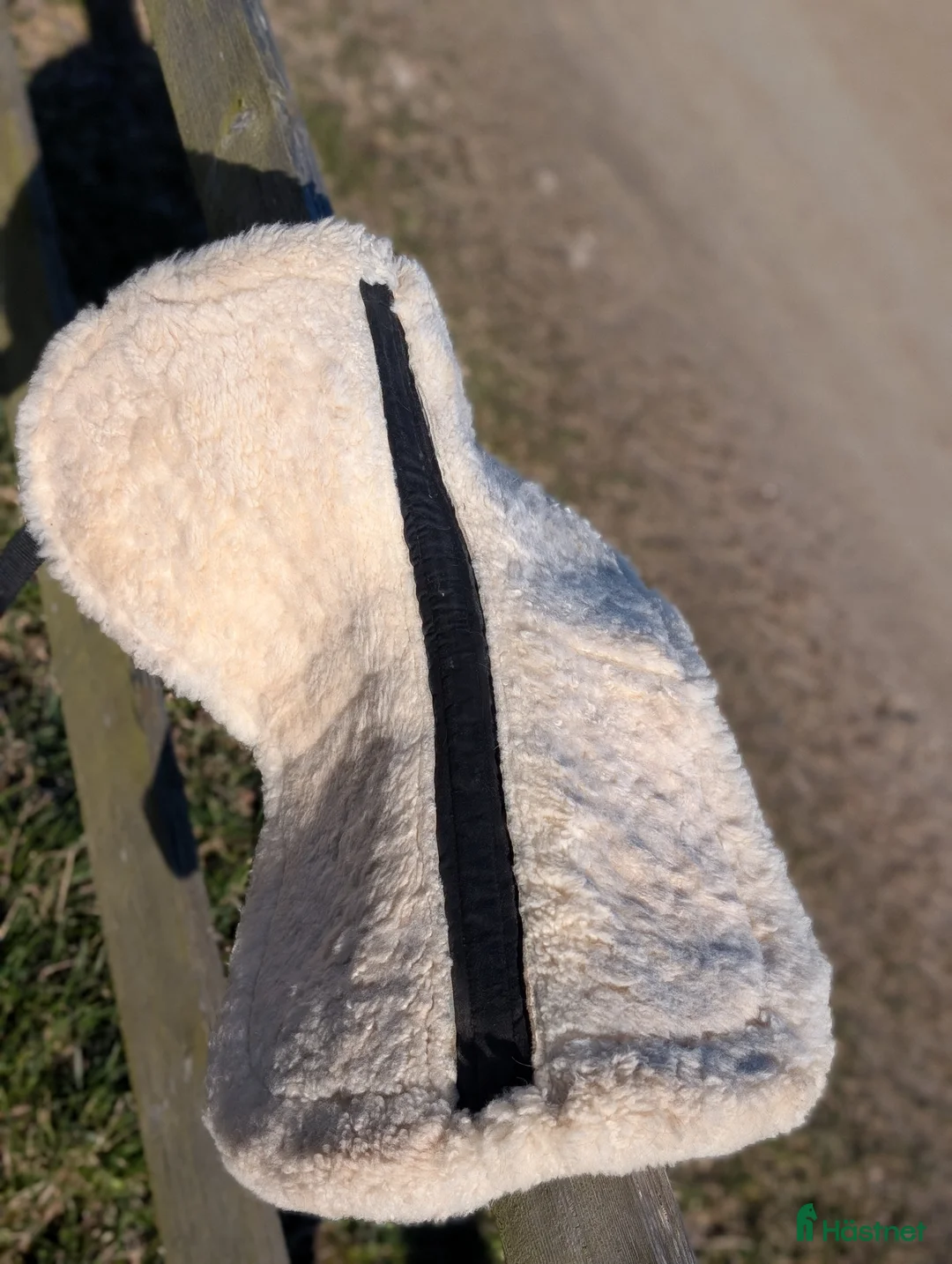 Sadeltillbehör hästutrustning till salu: Fårskinnspadd - Annons 2