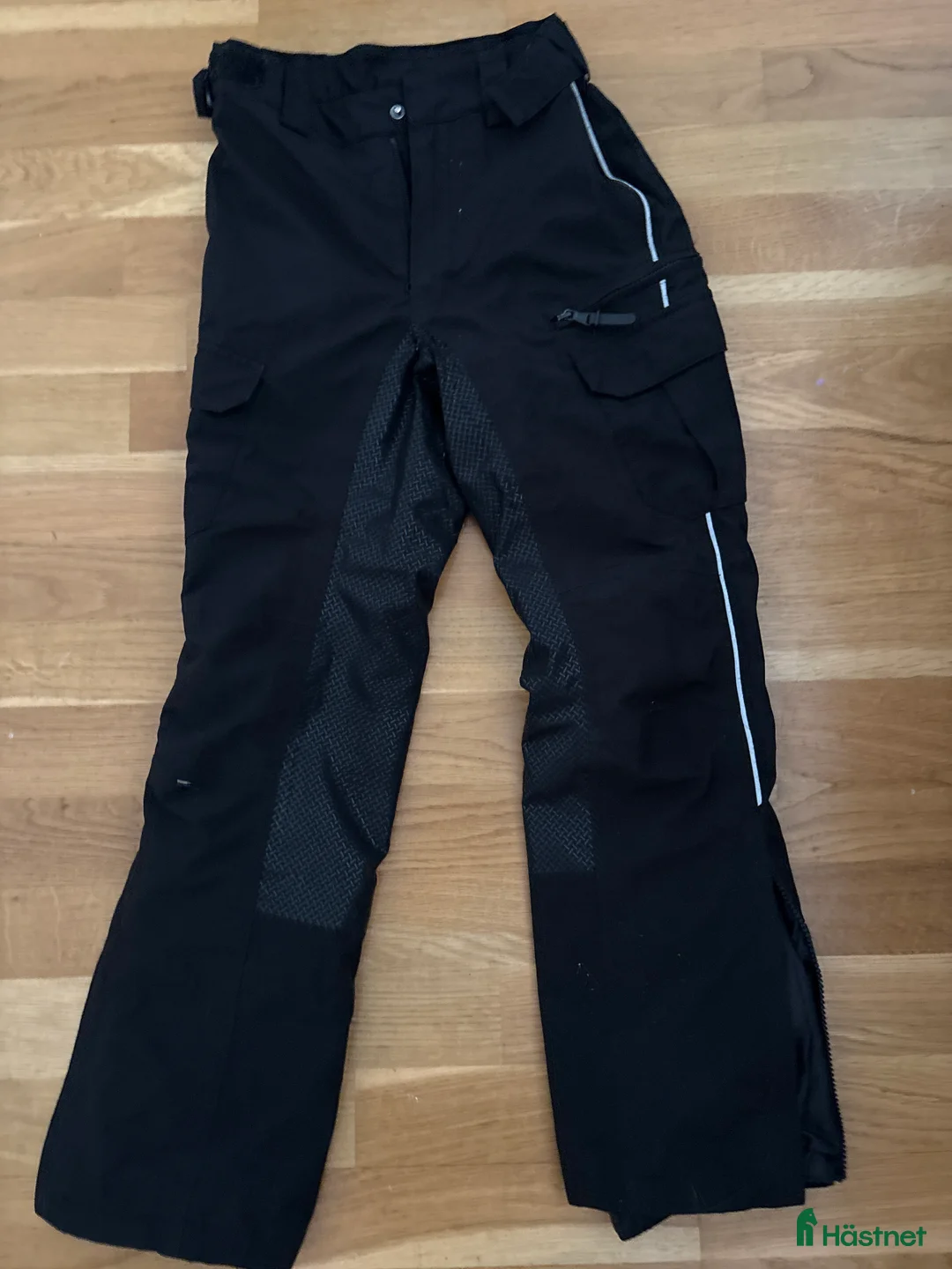 Ridbyxor ryttarutrustning till salu: Överdragsbyxor med helskoning för barn i Västerås - Annons 1