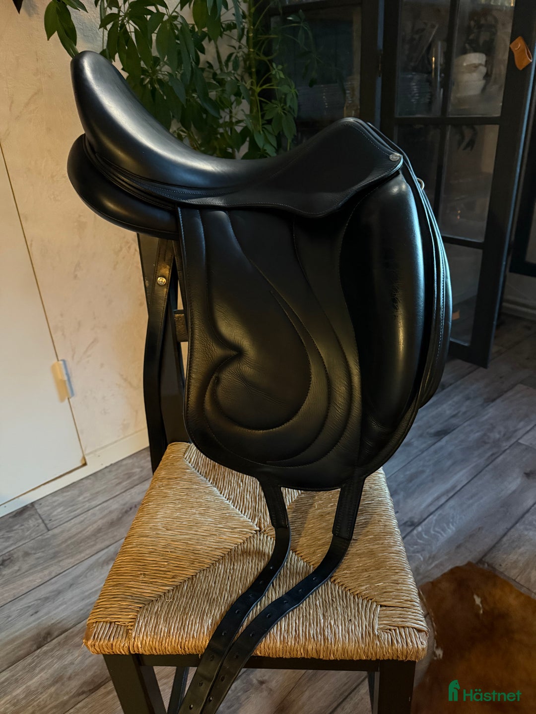 Sadlar hästutrustning till salu: Antares dressyrsadel i Herrljunga - Annons 1