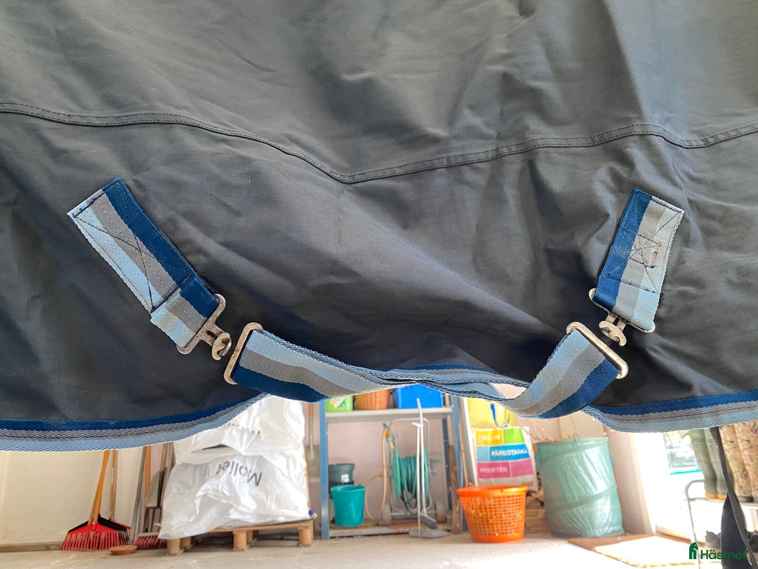 Täcken hästutrustning till salu: HANSBO Vintertäcke  i Uppsala - Annons 4