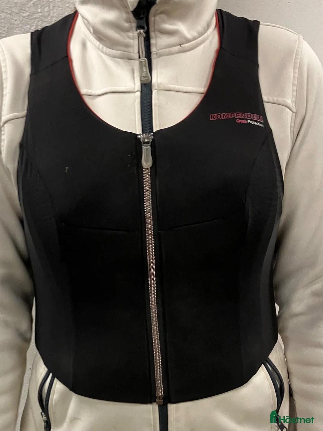 Säkerhetsvästar ryttarutrustning till salu: Komperdell Ballistic flex fit slim - Annons 1