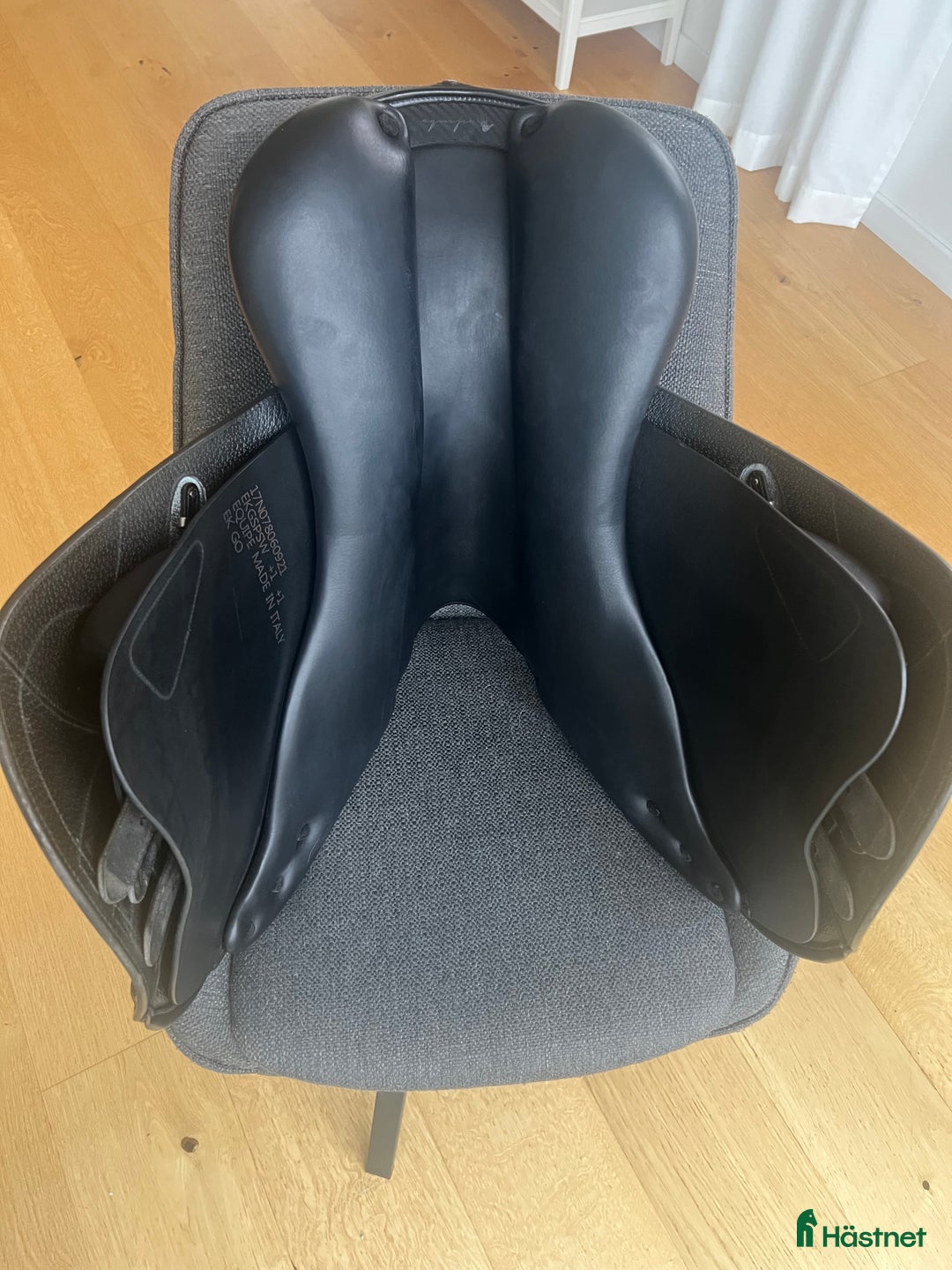 Sadlar hästutrustning till salu: Mycket fin Equipe Ek Go Hoppsadel i Norra Sorunda - Annons 3