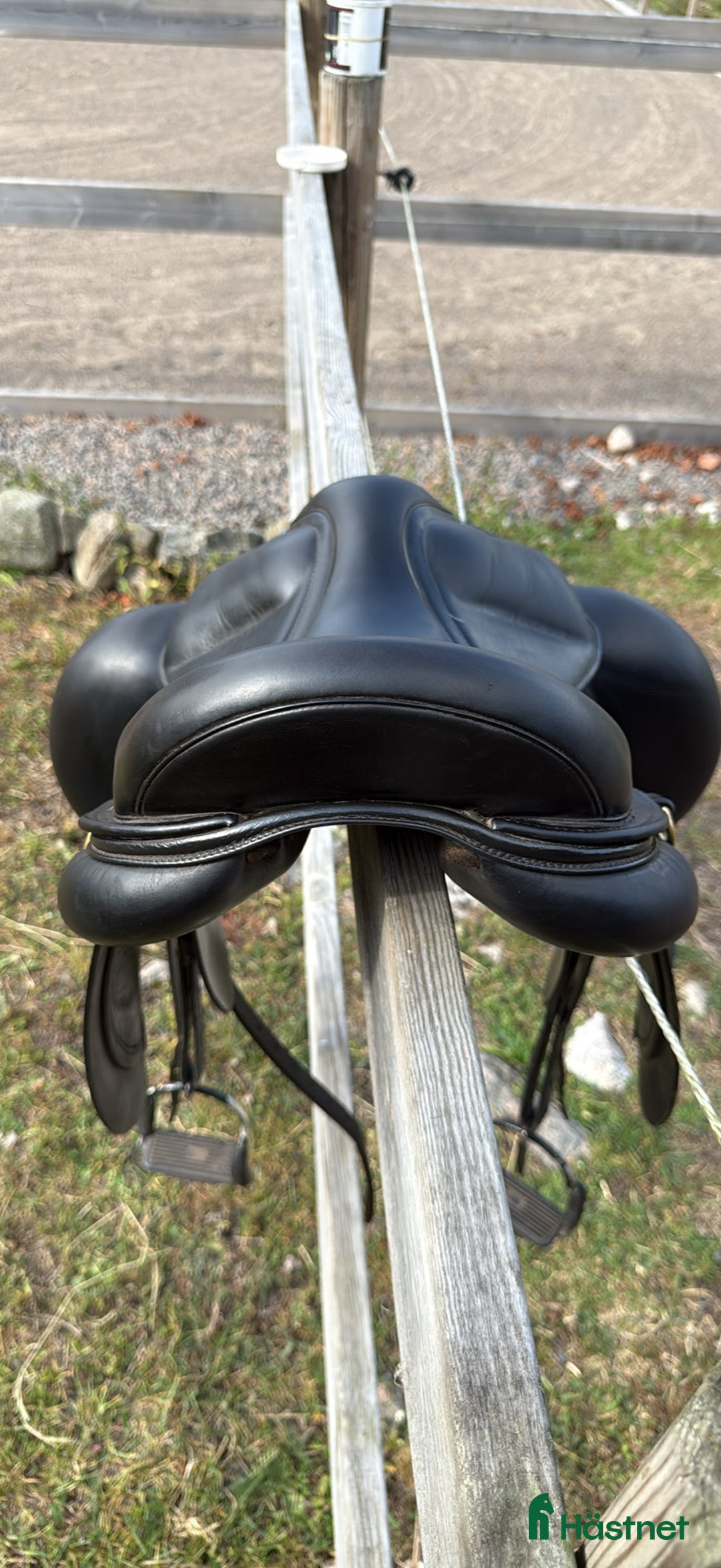 Sadlar hästutrustning till salu: HR Von latex i Tvååker - Annons 2