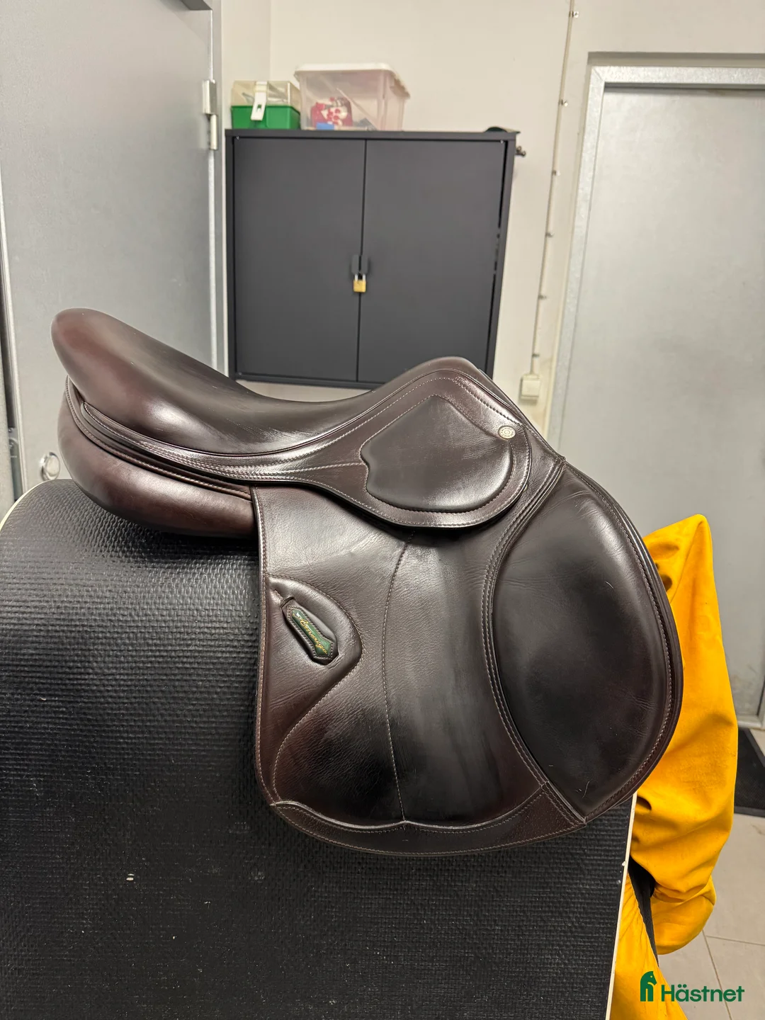 Sadlar hästutrustning till salu: Amerigo hoppsadel  i Malmö - Annons 1